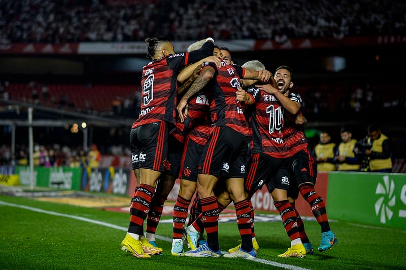 Flamengo vence São Paulo na Copa do Brasil