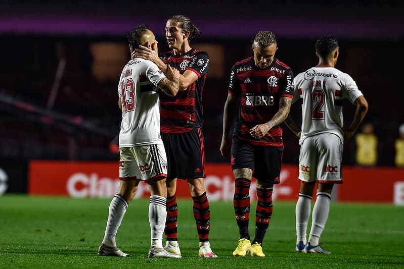 Filipe Luís, Rafinha durante São Paulo x Flamengo