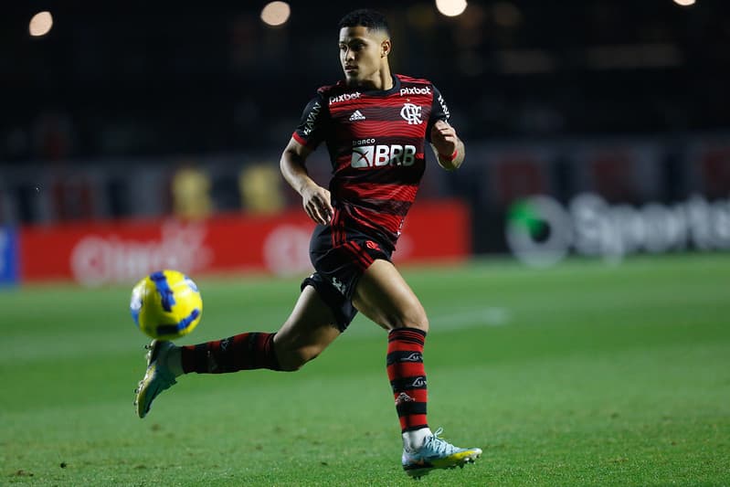 João Gomes em jogo do Flamengo