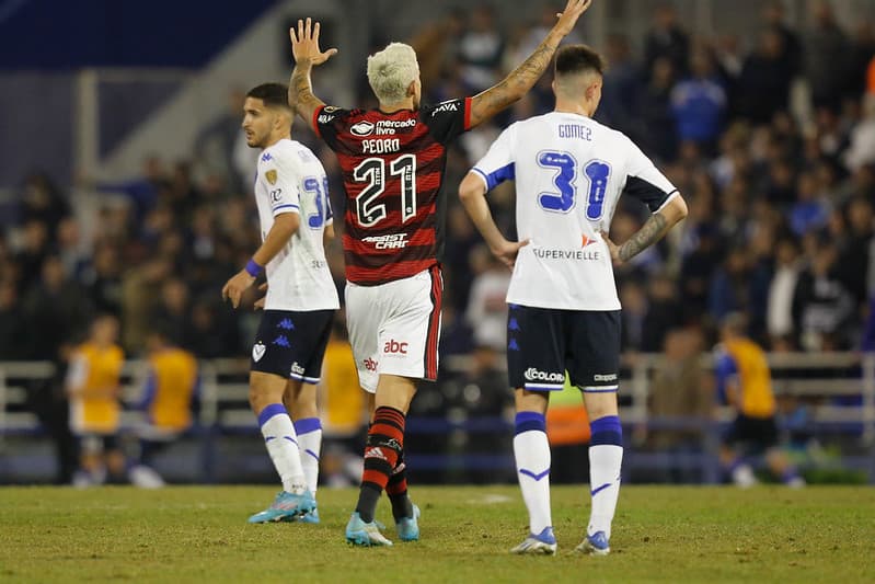 Pedro comemora hat trick pelo Flamengo