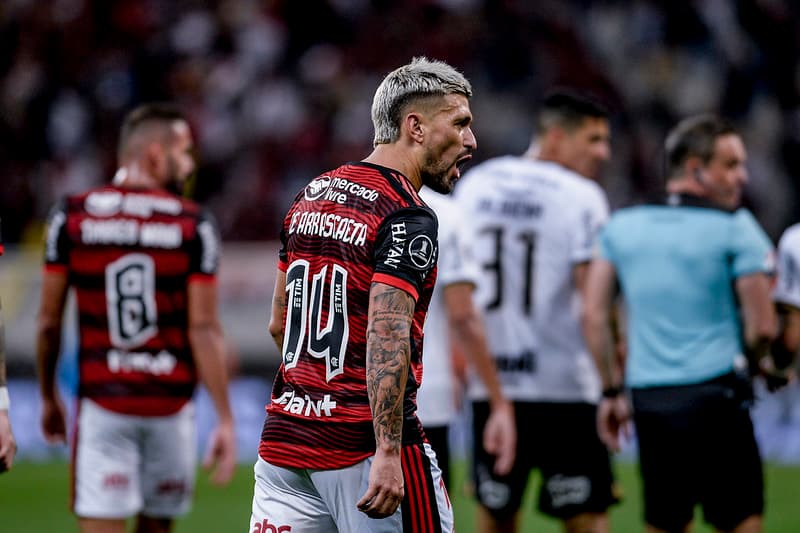 Arrascaeta comemora gol