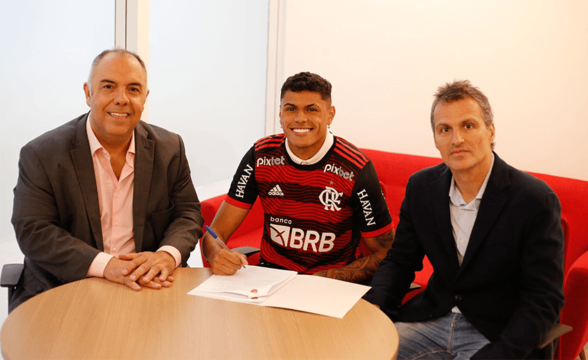 Extensão do vínculo de Mateusão com o Flamengo agora é até 2027