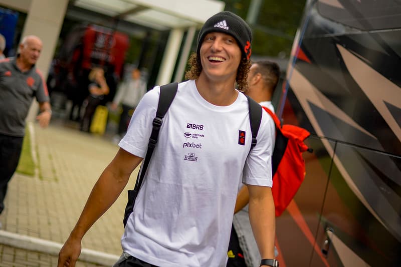 David Luiz em delegação do Flamengo