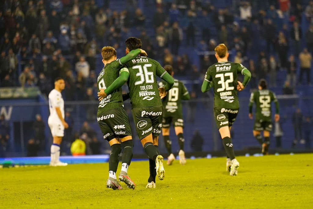 Adversário do Flamengo, Vélez empata com Sarmiento