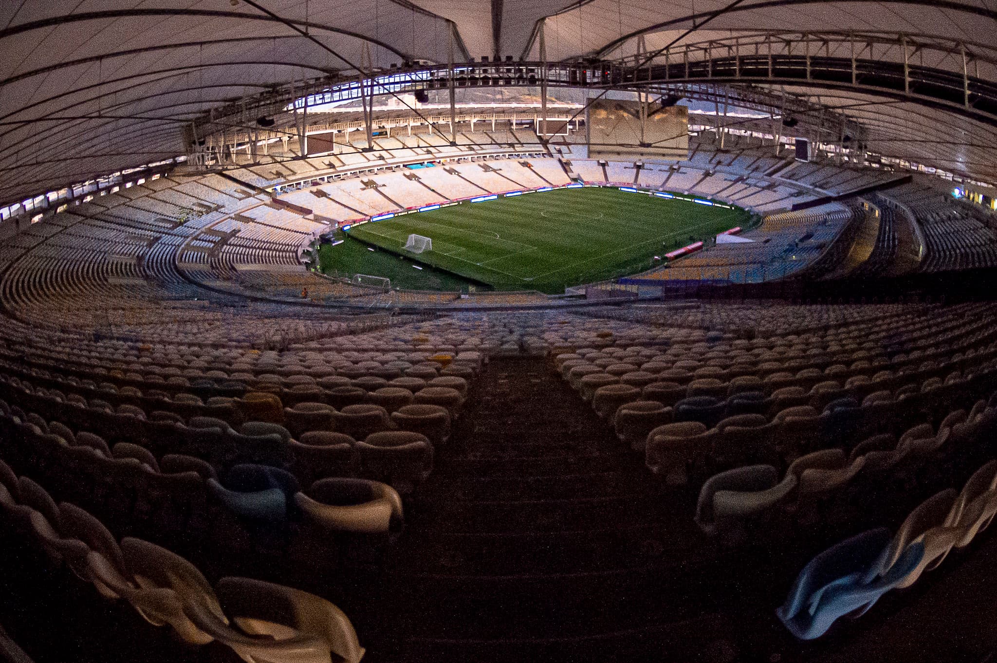 Exigências demais: Flamengo e Fluminense analisam clausulas de concessão do Maracanã