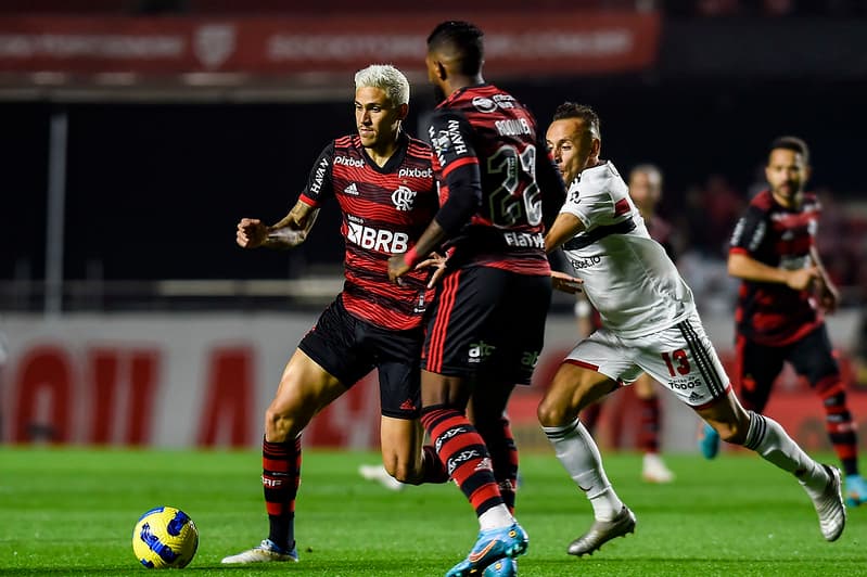 Jogadores do Flamengo contra o São Paulo