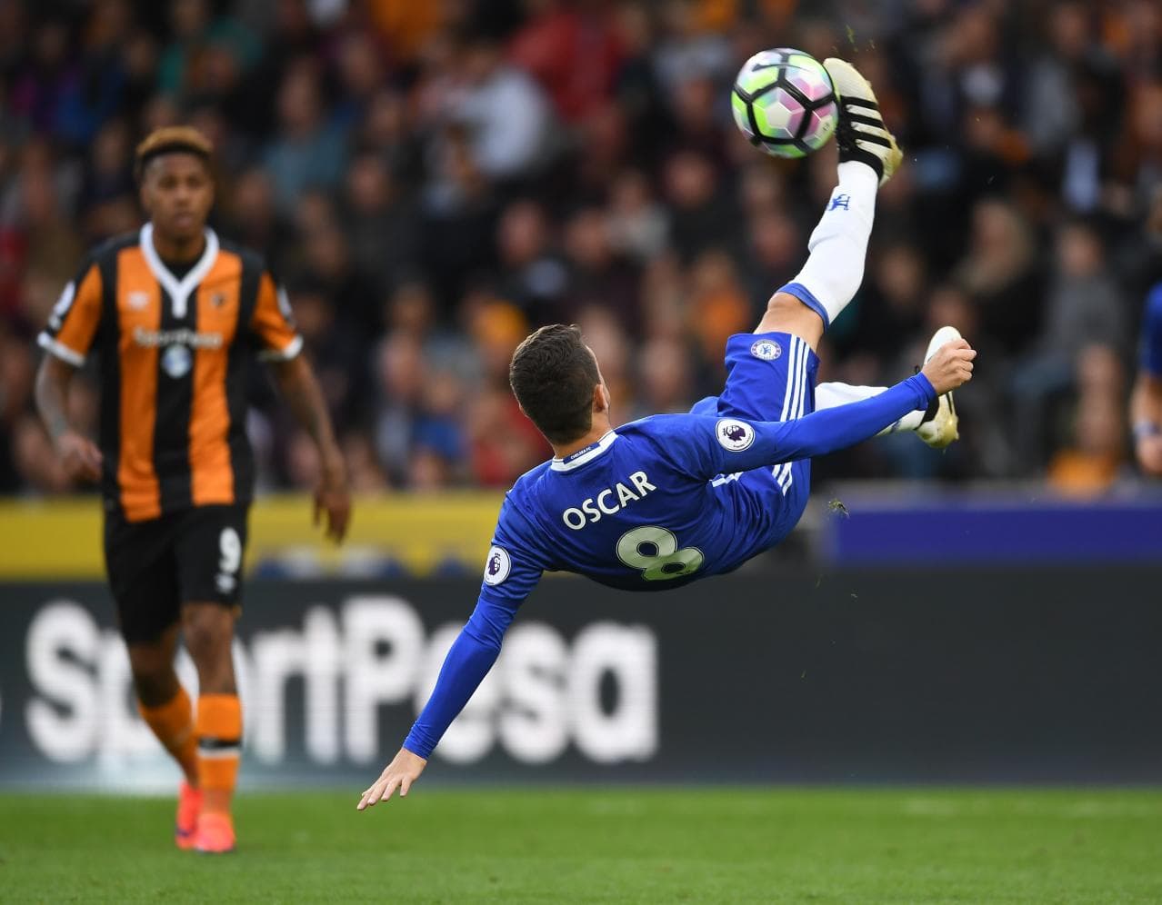 Oscar jogando no Chelsea.