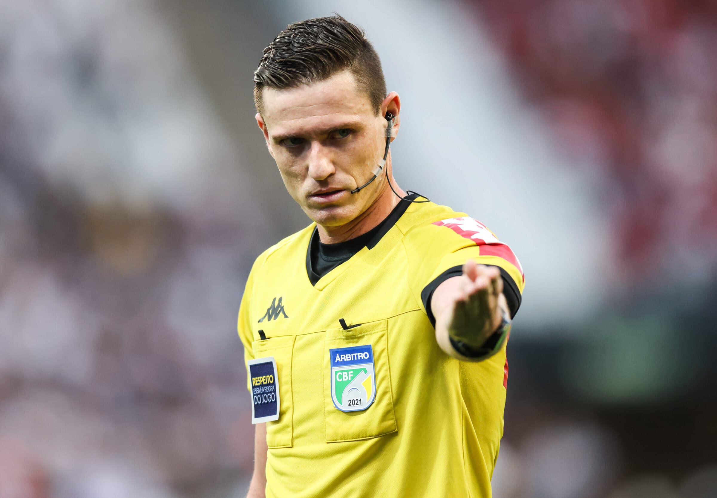 Para duelo contra o Palmeiras, CBF define árbitro no jogo do Flamengo pelo Brasileirão