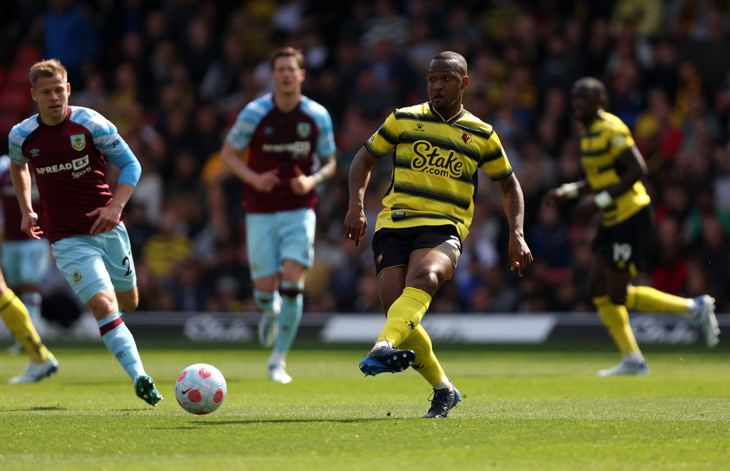 Samir, criado no Flamengo, com a camisa do Watford