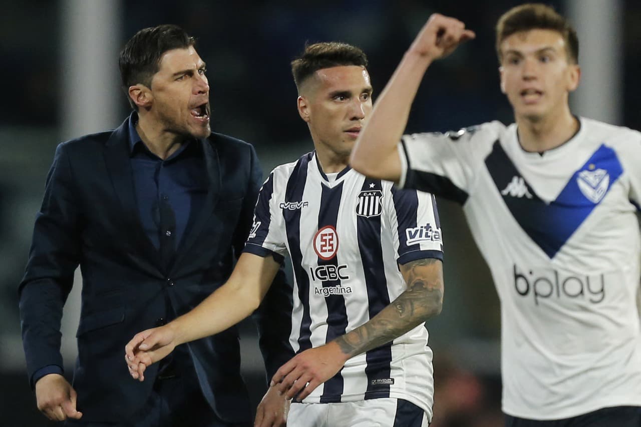 Treinador do Vélez fala sobre duelo contra o Flamengo