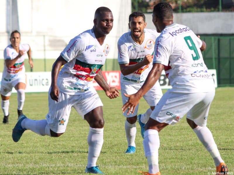 Cafu com a camisa da Portuguesa-RJ; ex-jogador do Flamengo defende o clube do rio no Carioca de 2023