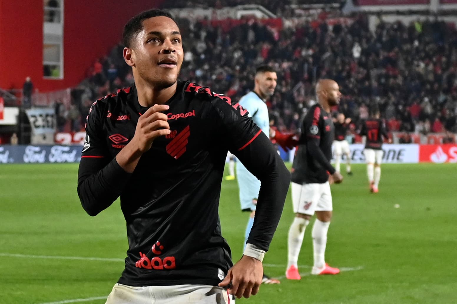 Flamengo x Athletico no Maracanã terá Vitor Roque no comando do time paranaense