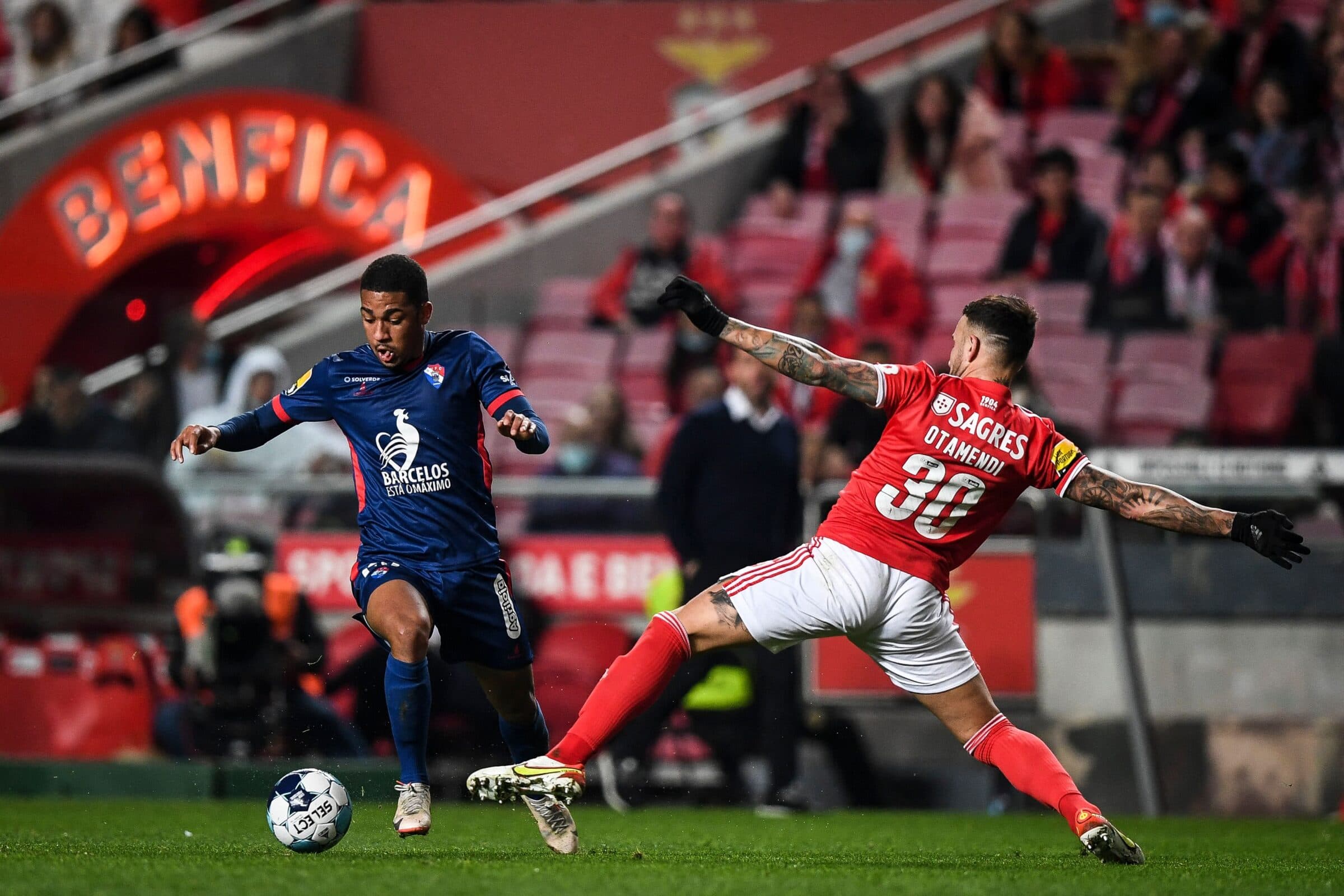 Samuel Lino, cria do Flamengo, foi contratado pelo Valência