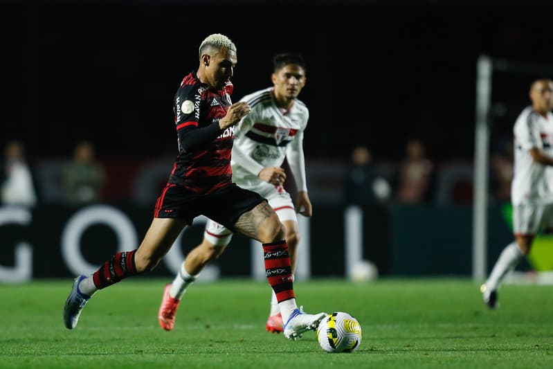 Análise: Flamengo maduro vence o São Paulo com time alternativo