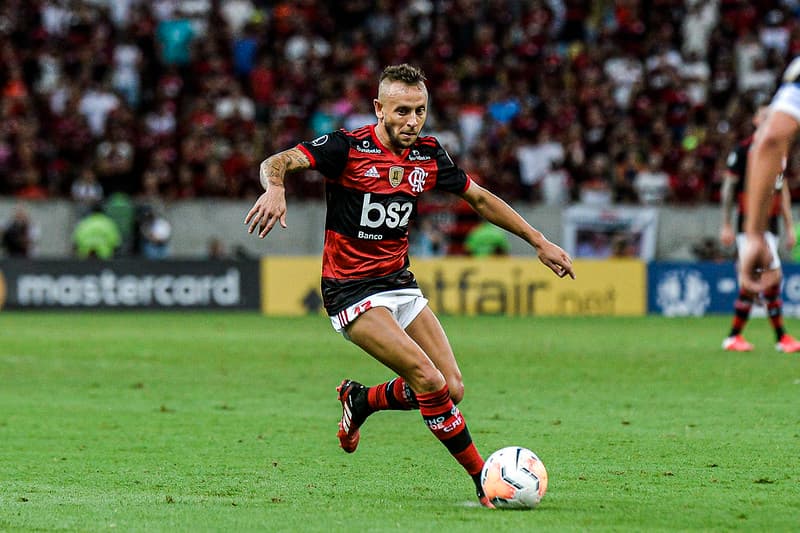 Rafinha em ação pelo Flamengo