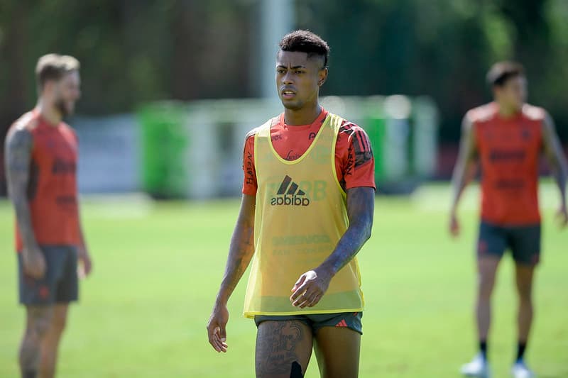 Bruno Henrique em treino do Flamengo; Com 11 títulos pelo clube, Bruno deseja voltar de lesão para conquistar mais taças no campo