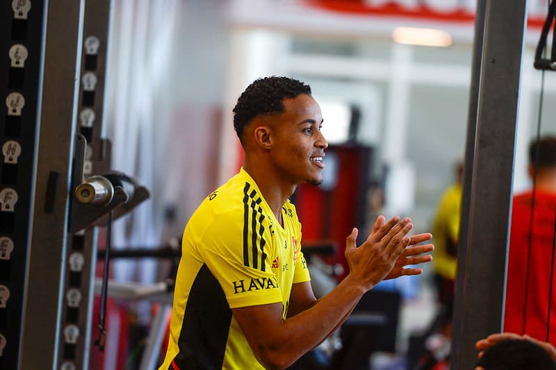 Lázaro enquanto jogador do Flamengo