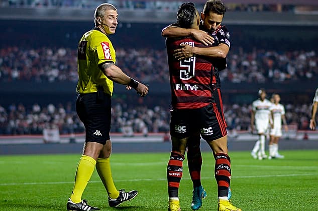 Anderson Daronco em São Paulo 1x3 Flamengo.