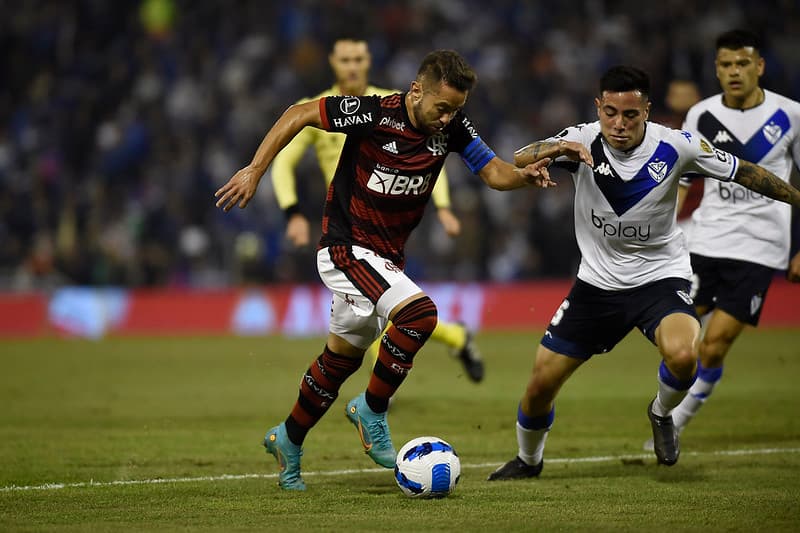 Éverton Ribeiro foi o autor de um dos gols na goleada contra o Vélez em Buenos Aires. Veja Qual canal vai passar o jogo do Flamengo, onde vai passar o jogo, os próximos jogos do Flamengo