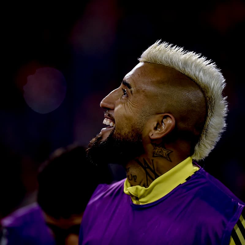 Vidal no aquecimento para jogo do Flamengo na Libertadores