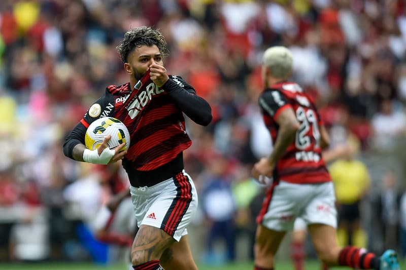 Gabigol comemorando gol contra o Ceará no Maracanã