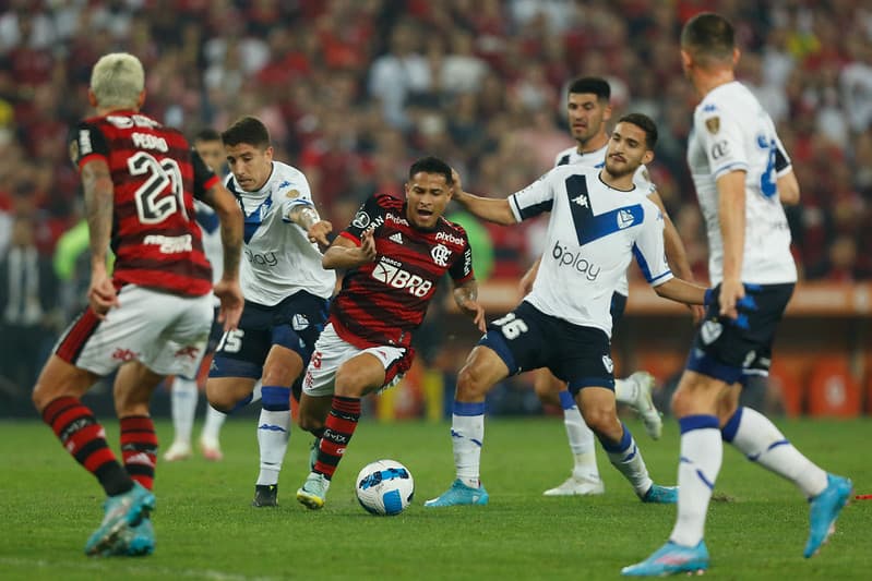 João Gomes contra o Vélez Sarsfield no Maracanã