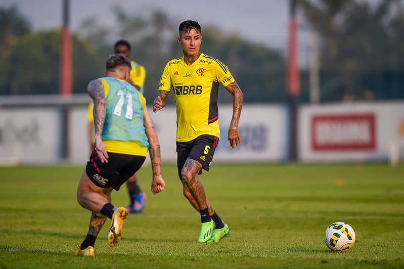 Pulgar em treino do Flamengo