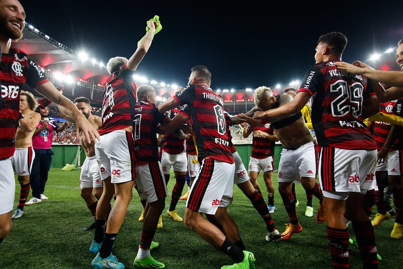 Time do Flamengo comemora vaga na final da Copa do Brasil.