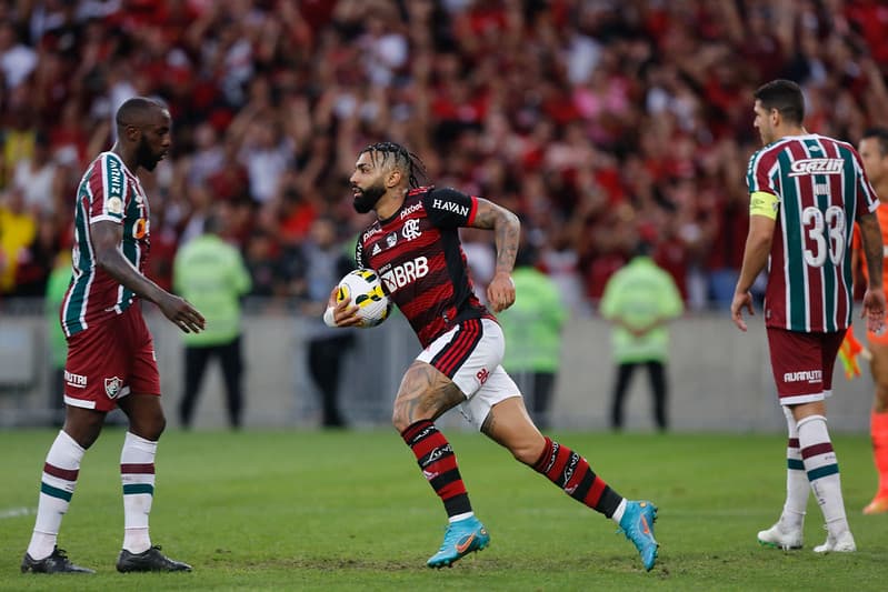 Gabigol em jogo contra o Fluminense no Maracanã