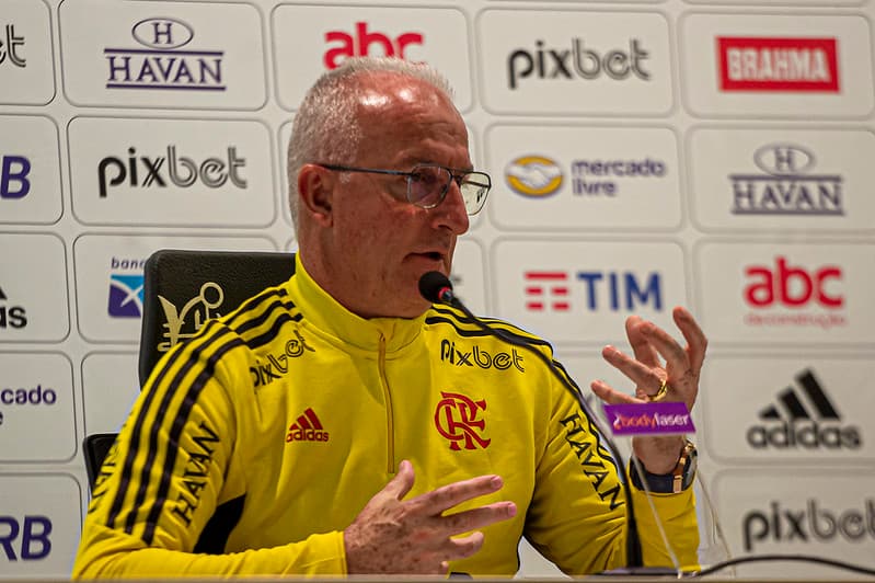 Dorival Júnior em entrevista coletiva pelo Flamengo
