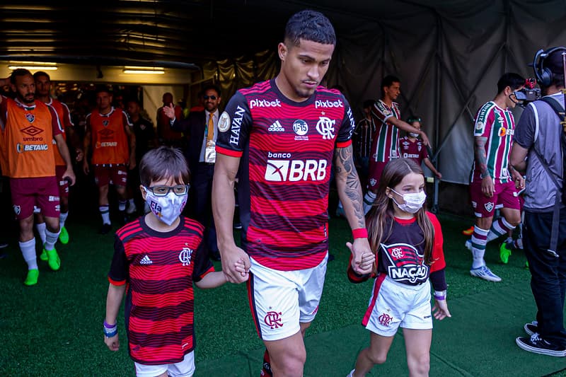 João Gomes entra em campo no Fla x Flu