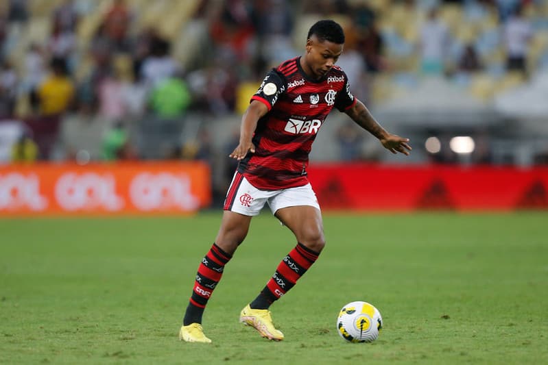 Matheus França atrai interesse do Bayer jogando pelo Flamengo