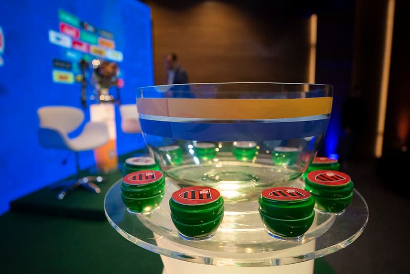 Bolinhas do Flamengo para sorteio da Copa do Brasil na sede da CBF