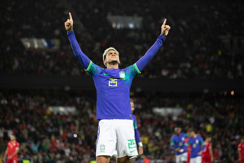 Pedro do Flamengo marca pelo Brasil