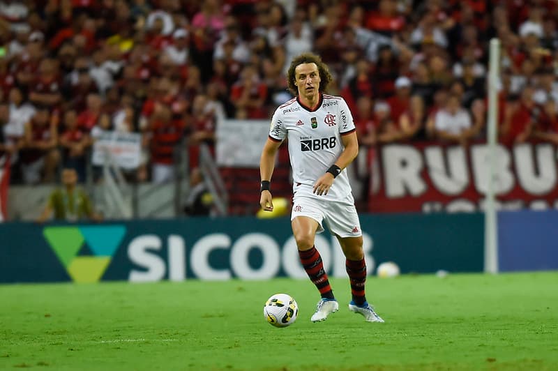 David Luiz em jogo do Flamengo; zagueiro está com dores musculares e desfalca o Flamengo contra o Internacional, pelo Campeonato Brasileiro