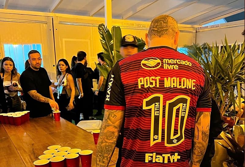 Post Malone de Camisa do Flamengo