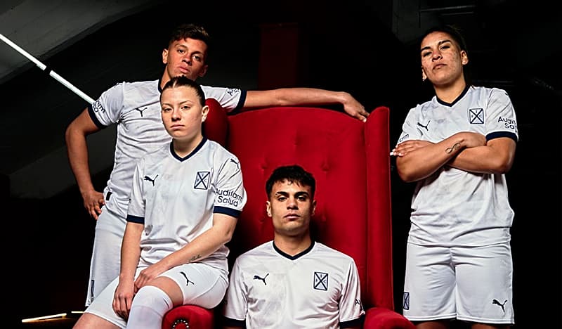 Nova camisa do Independiente com provocação ao Flamengo