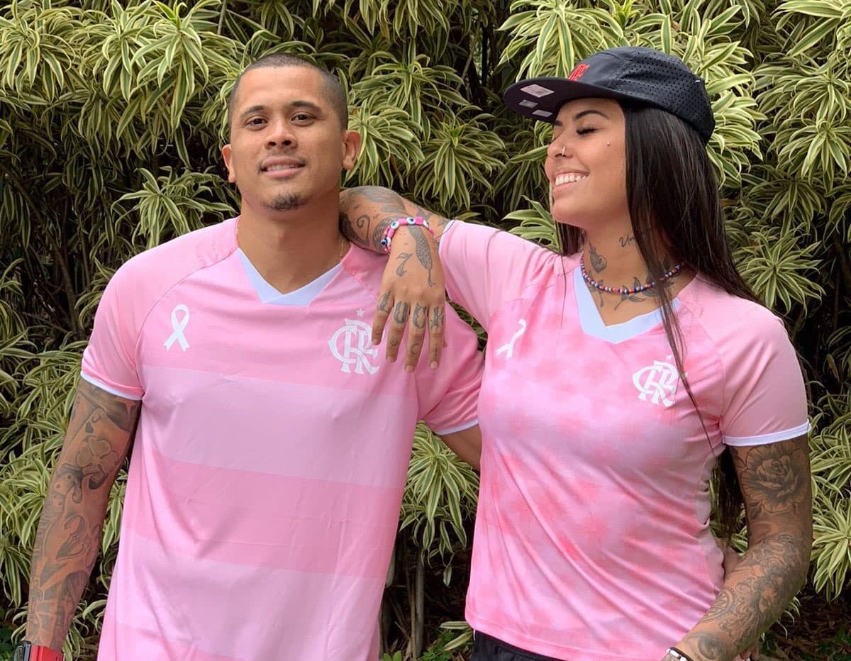 Novas camisas do Flamengo em alusão ao Outubro Rosa