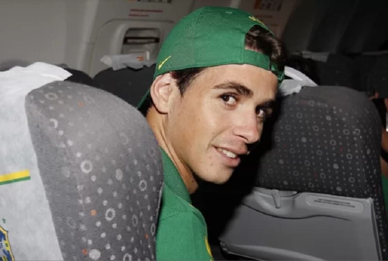 Oscar, alvo do Flamengo, na Seleção Brasileira