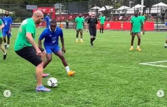 Ídolo do Flamengo, Adriano Imperador entorta zagueiro na pelada