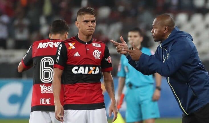 Mauro Cezar faz forte declaração contra possível retorno de Cuellar ao Flamengo