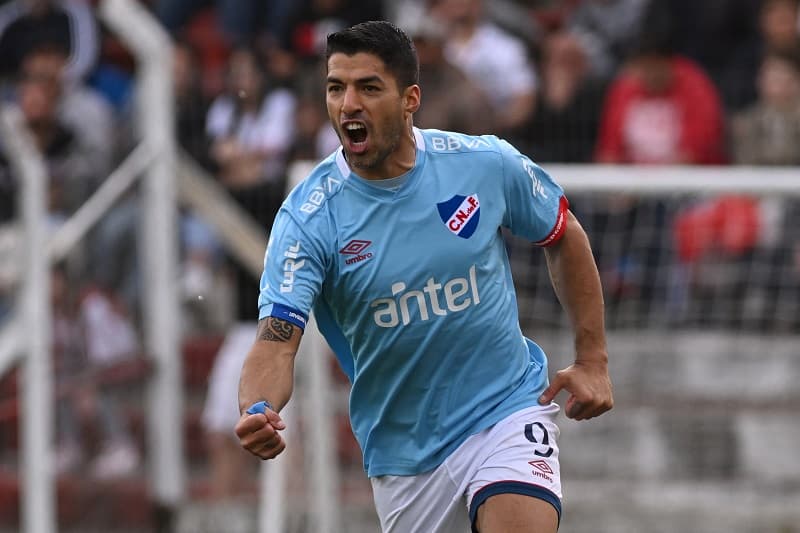Luis Suárez jogando pelo Nacional-URU.