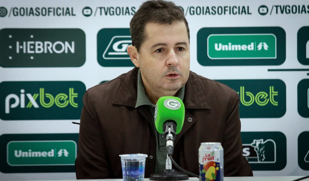 presidente do goias ataca flamengo apos empate