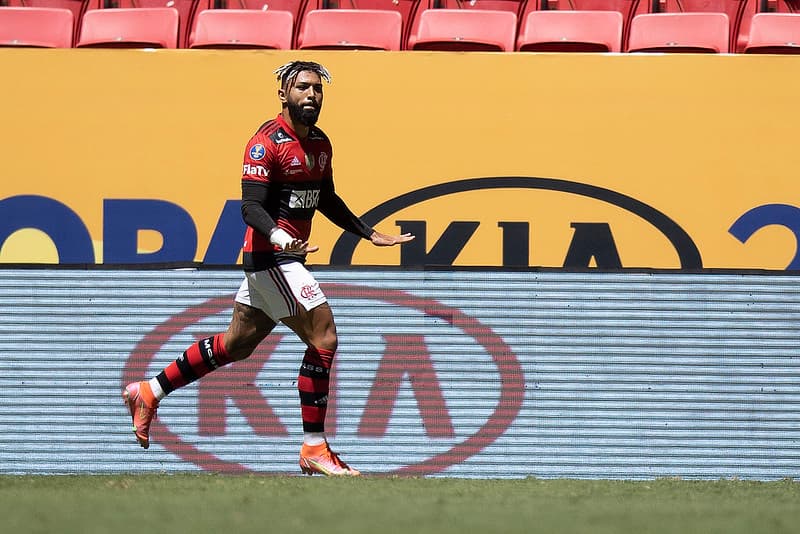 Gabigol comemora gol contra o Palmeiras na Supercopa do Brasil