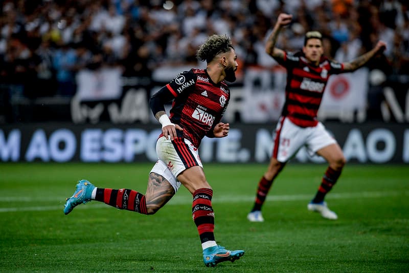 Gabigol comemora gol pelo Flamengo contra o Corinthians