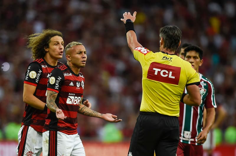 Árbitro de polêmico Flamengo x Fluminense apita ida contra Grêmio na Copa do Brasil
