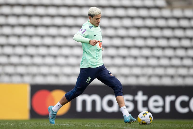 Pedro pode ser convocado para a Copa do Mundo e render dinheiro ao Flamengo