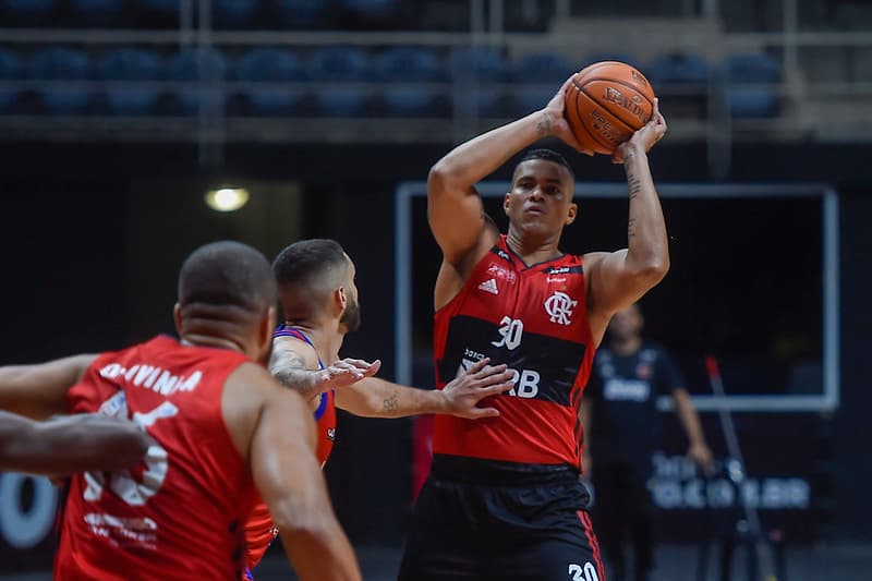 Flamengo basquete em quadra