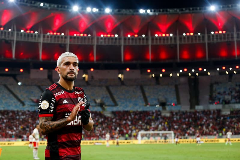 Arrascaeta em campo pelo Flamengo