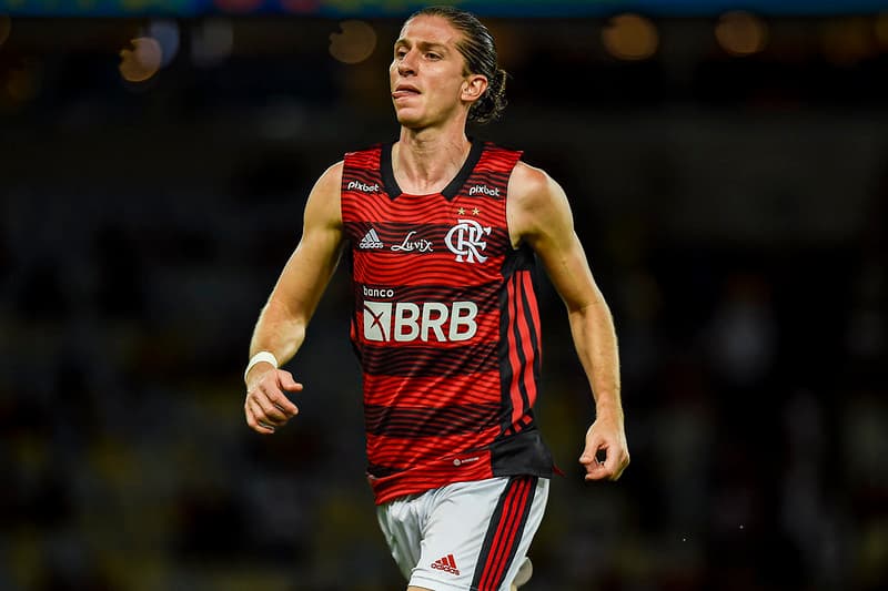 Filipe Luís durante aquecimento antes de jogo do Flamengo